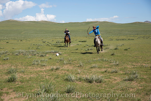 Mongolia-archerylesson-LWoodward-1418